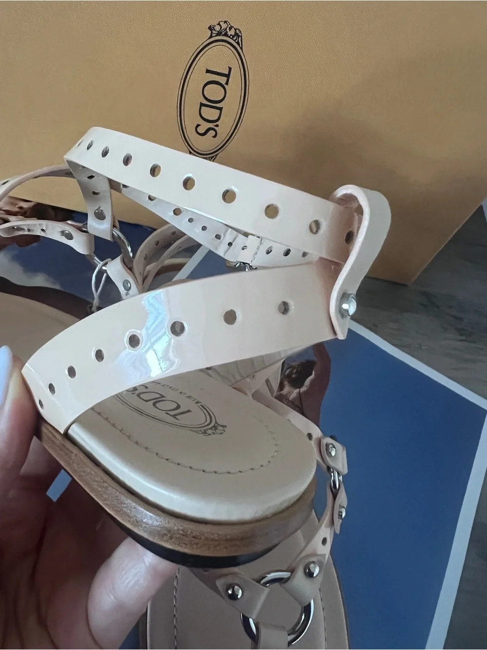 TOD'S Blush Nude Leather Studded T-Strap Sandals